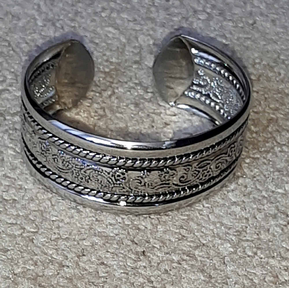 Cuff bracelet